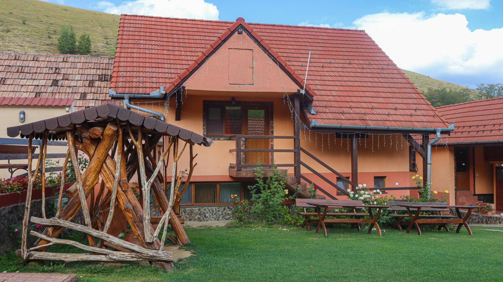 Marginimea Sibiului - Pensiunea Darian & David Orlat Exterior photo